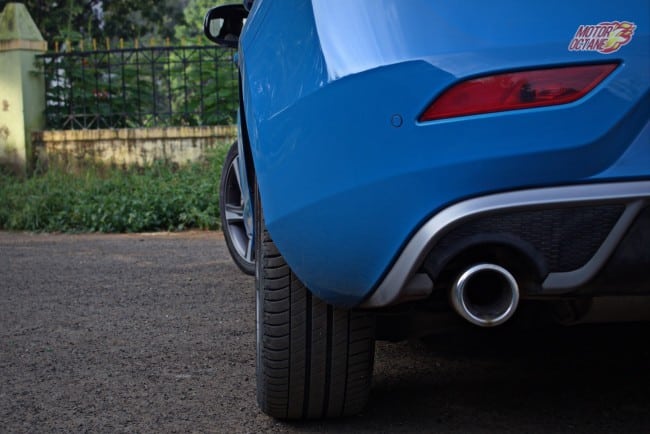V40 - Chromed Tailpipe, Ground View