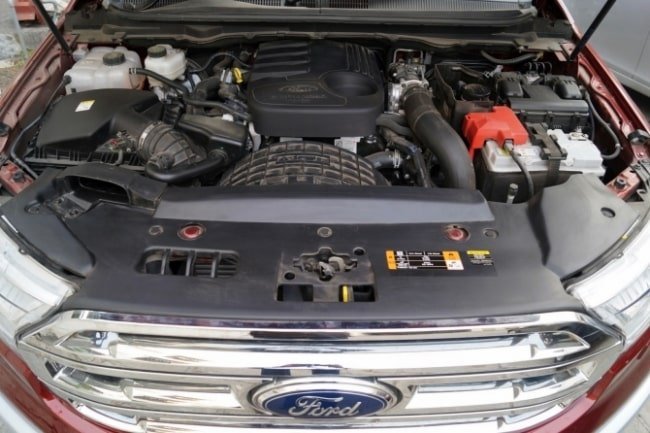 2016 Ford Endeavour_21
