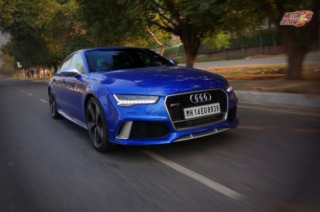 Audi RS7 front three quarters motion