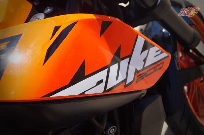 2017 KTM Duke 200 badging 