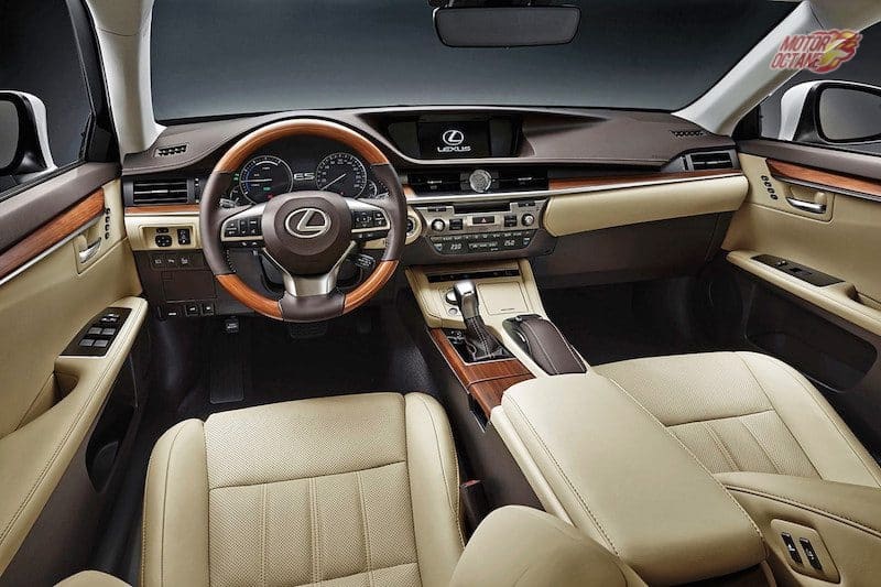 Lexus ES300h interior