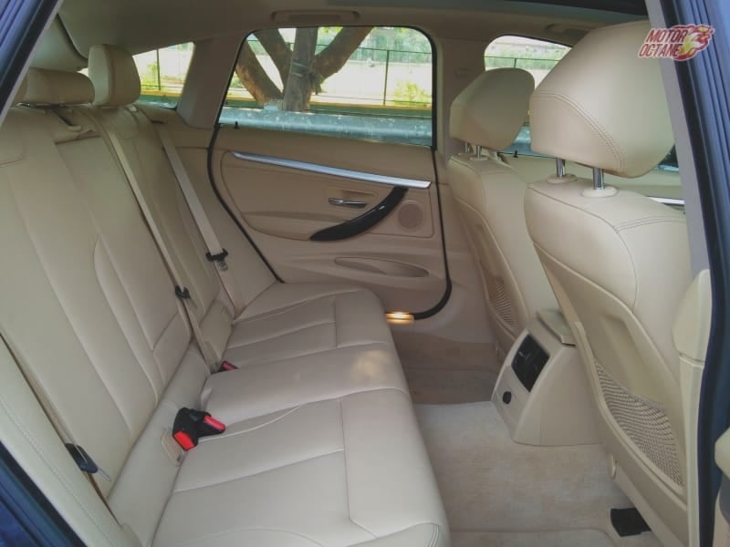 BMW 3 GT 2017 rear seat space
