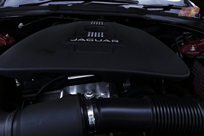 2017 Jaguar XF engine