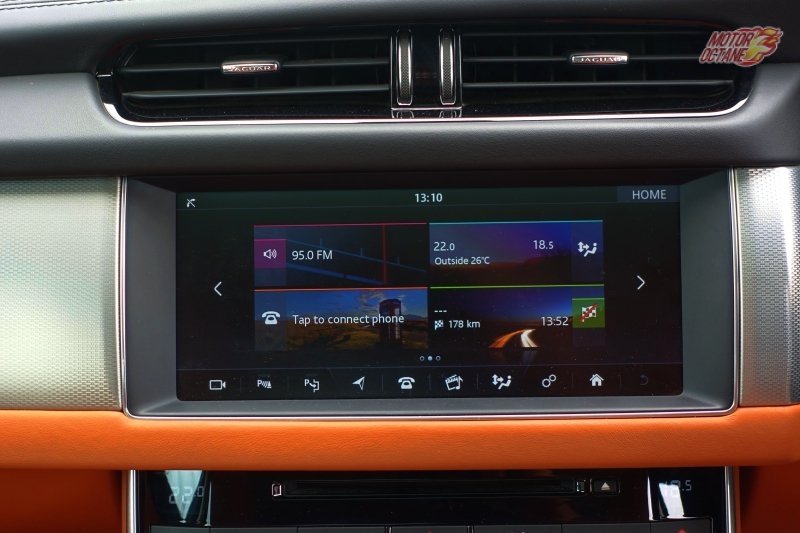 2017 Jaguar XF touchscreen