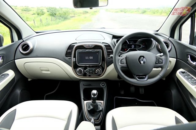 Renault Captur interior 1