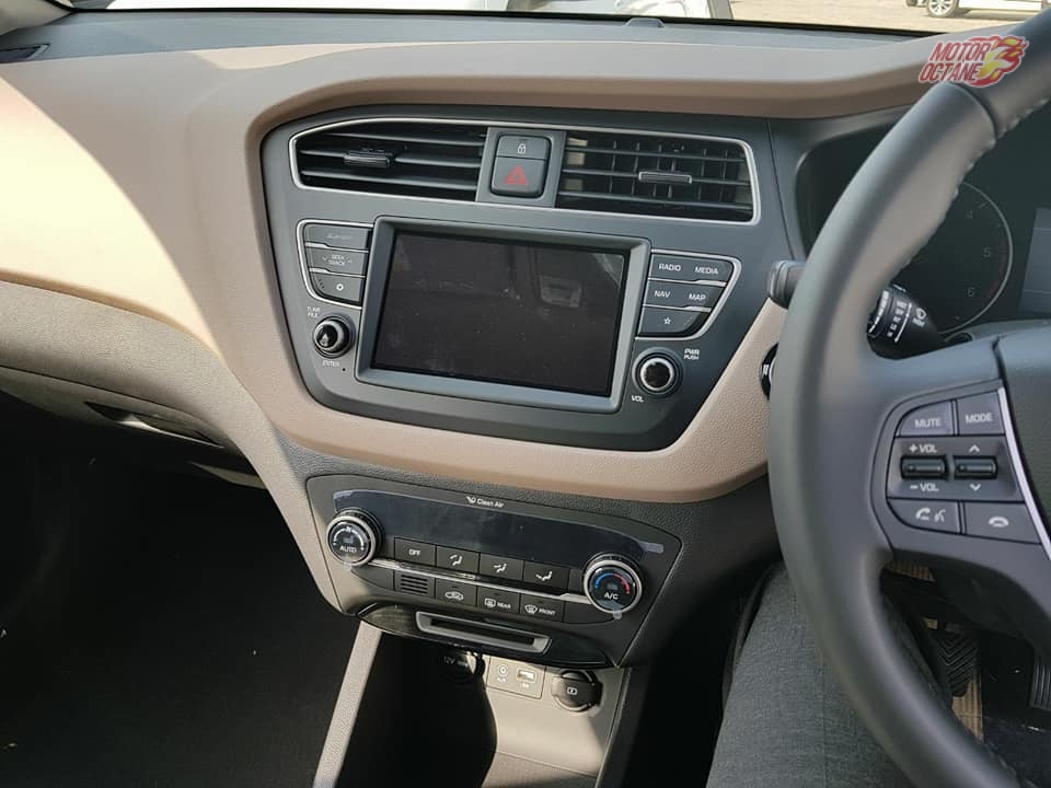 Hyundai i20 facelift 2018 interior
