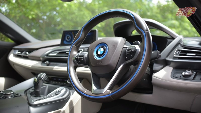 BMW i8 steering