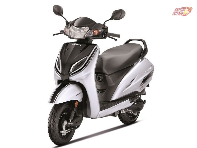 Limited Edition Honda Activa 5G_ Strontium Silver Metallic with Pearl Igneous Black
