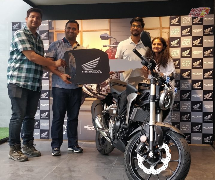 Customer taking the delivery of Neo Sports Café inspired CB300R in Gurugram (1)