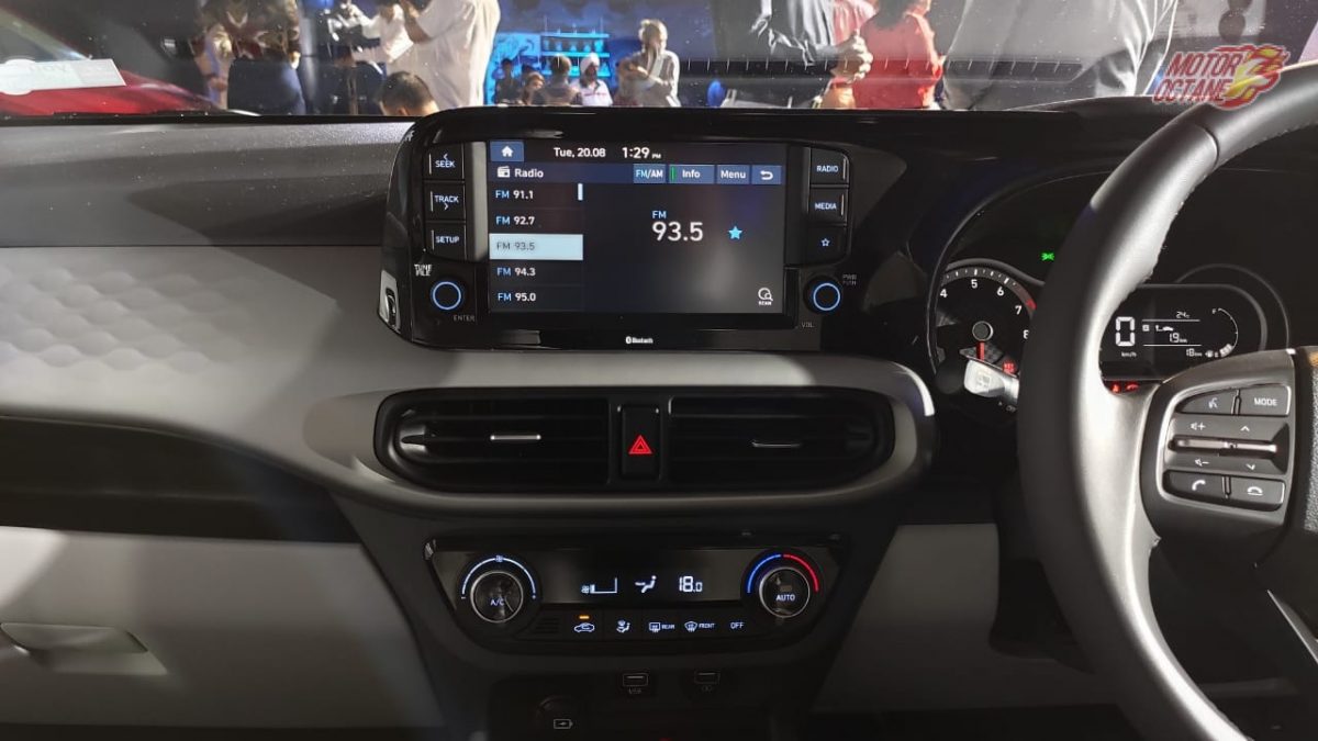 Hyundai Grand i10 Nios touchcreen Nios Turbo vs Altroz i-Turbo