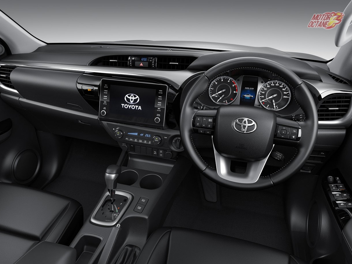 Toyota Hilux int2