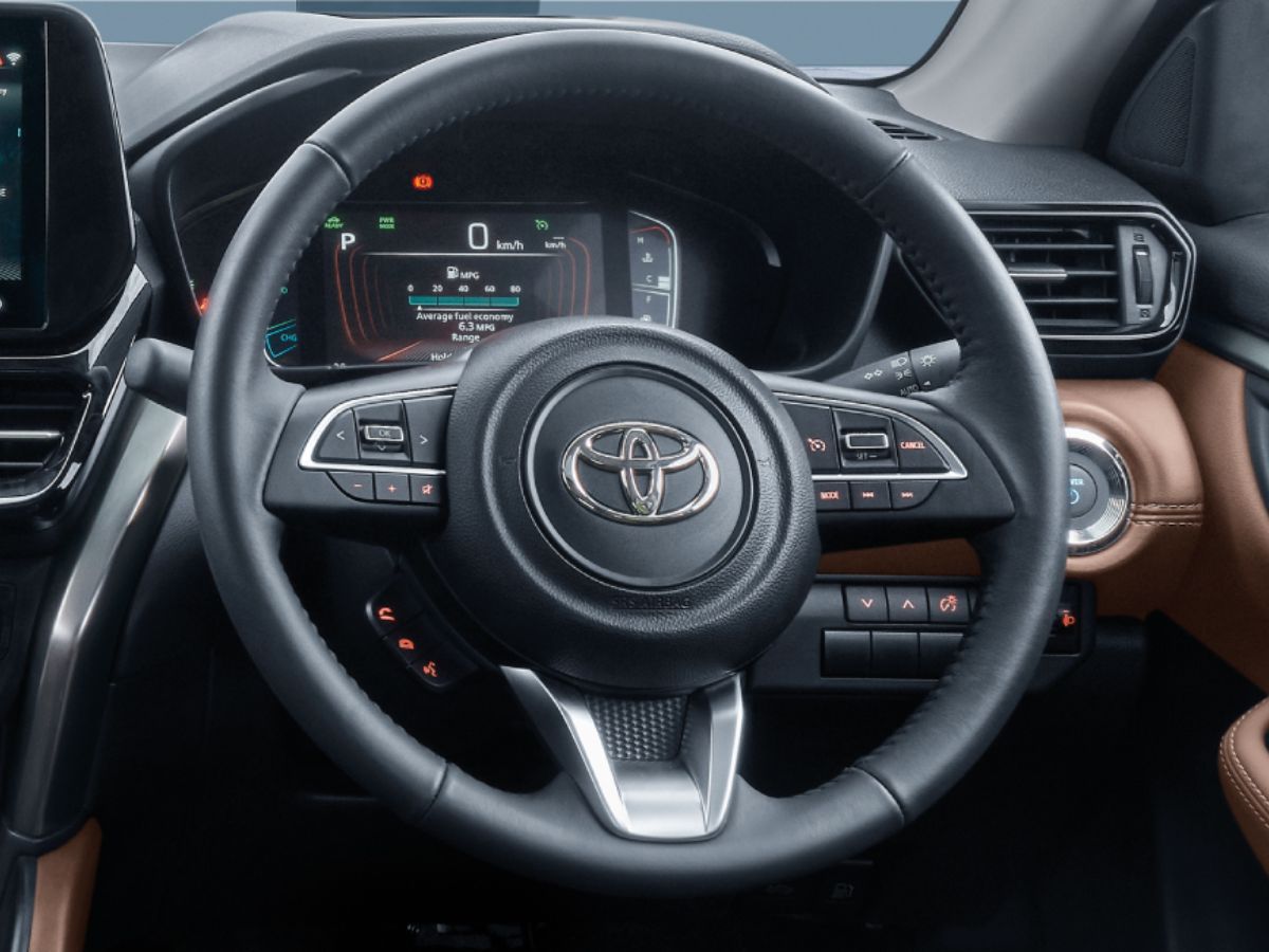 Toyota HyRyder 7-seater interior