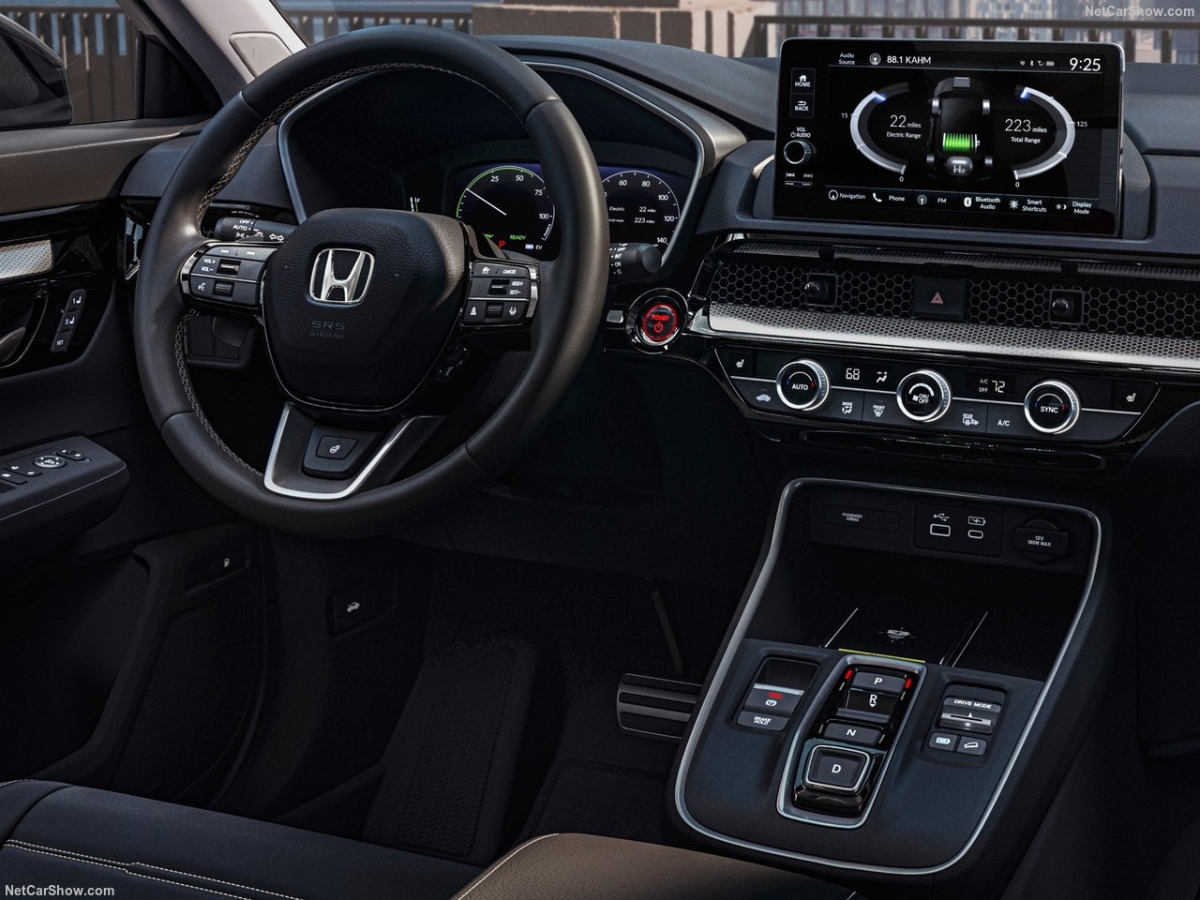 Honda CR-V e:FCEV interior