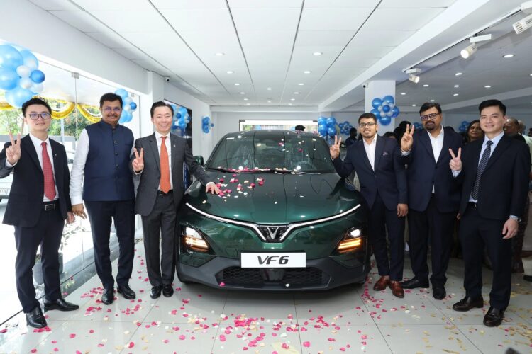 Rs 25 Lakh SUV - VinFast showroom India