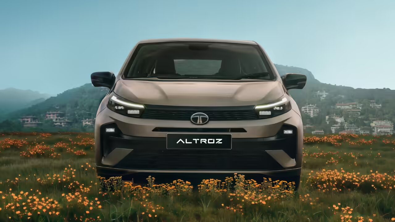 Cars Under Rs 10 Lakh - tata altroz