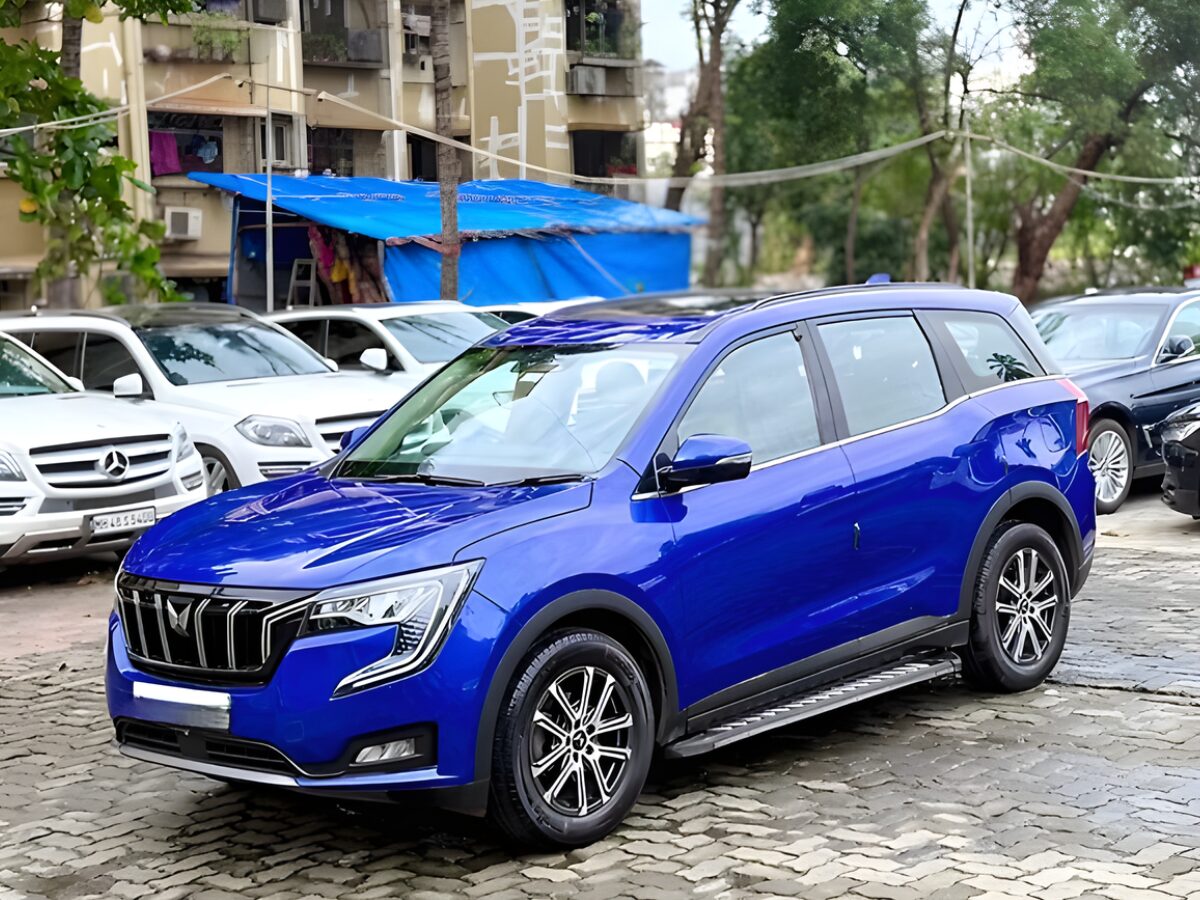 2023 Mahindra XUV700