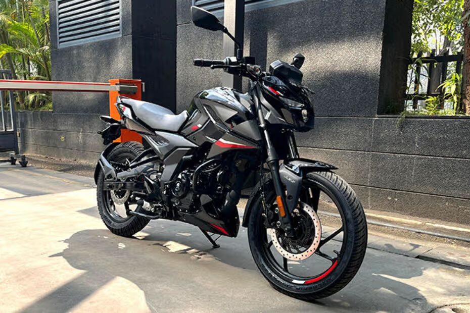 Bajaj N150