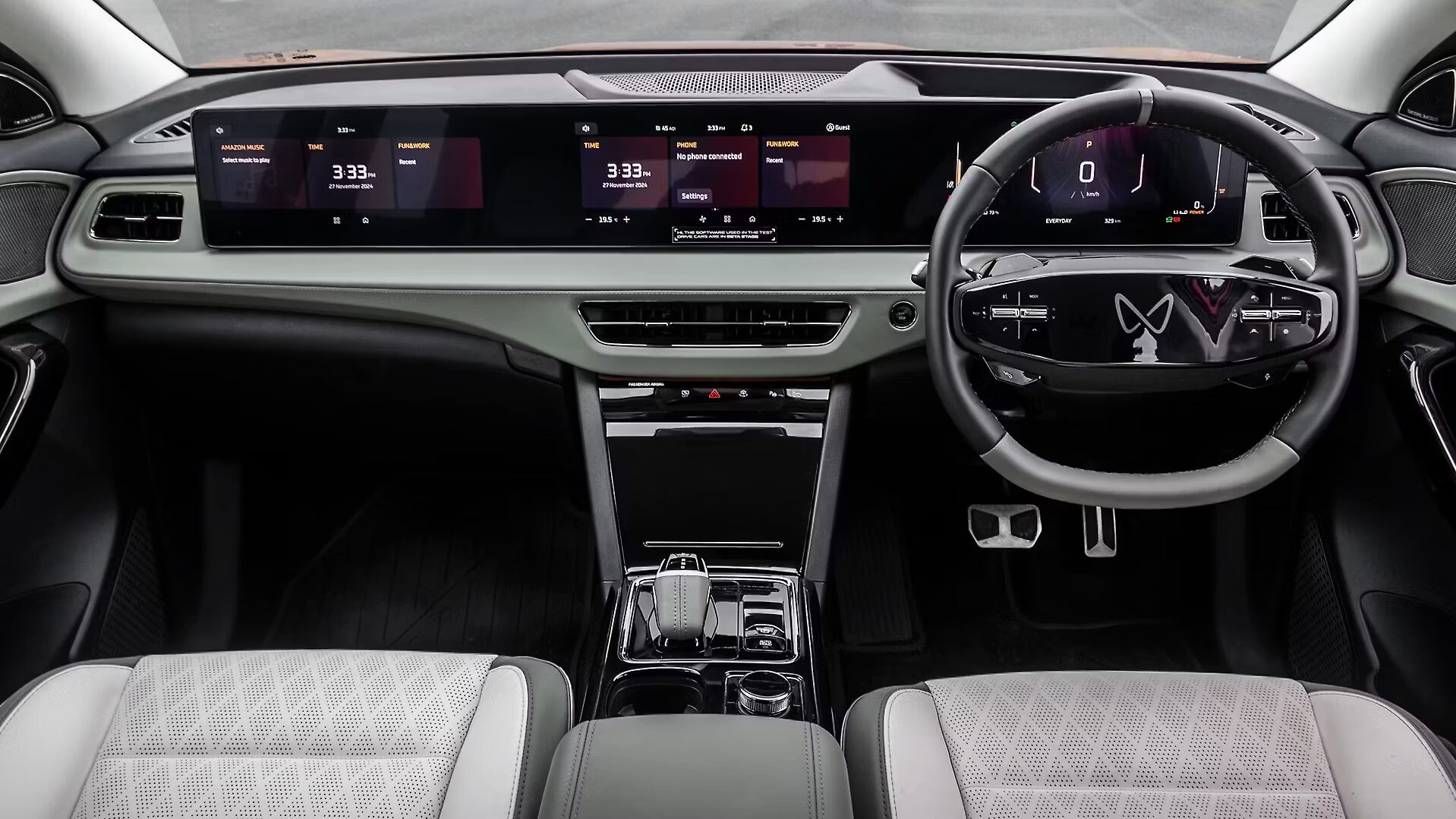 Mahindra 9S interior