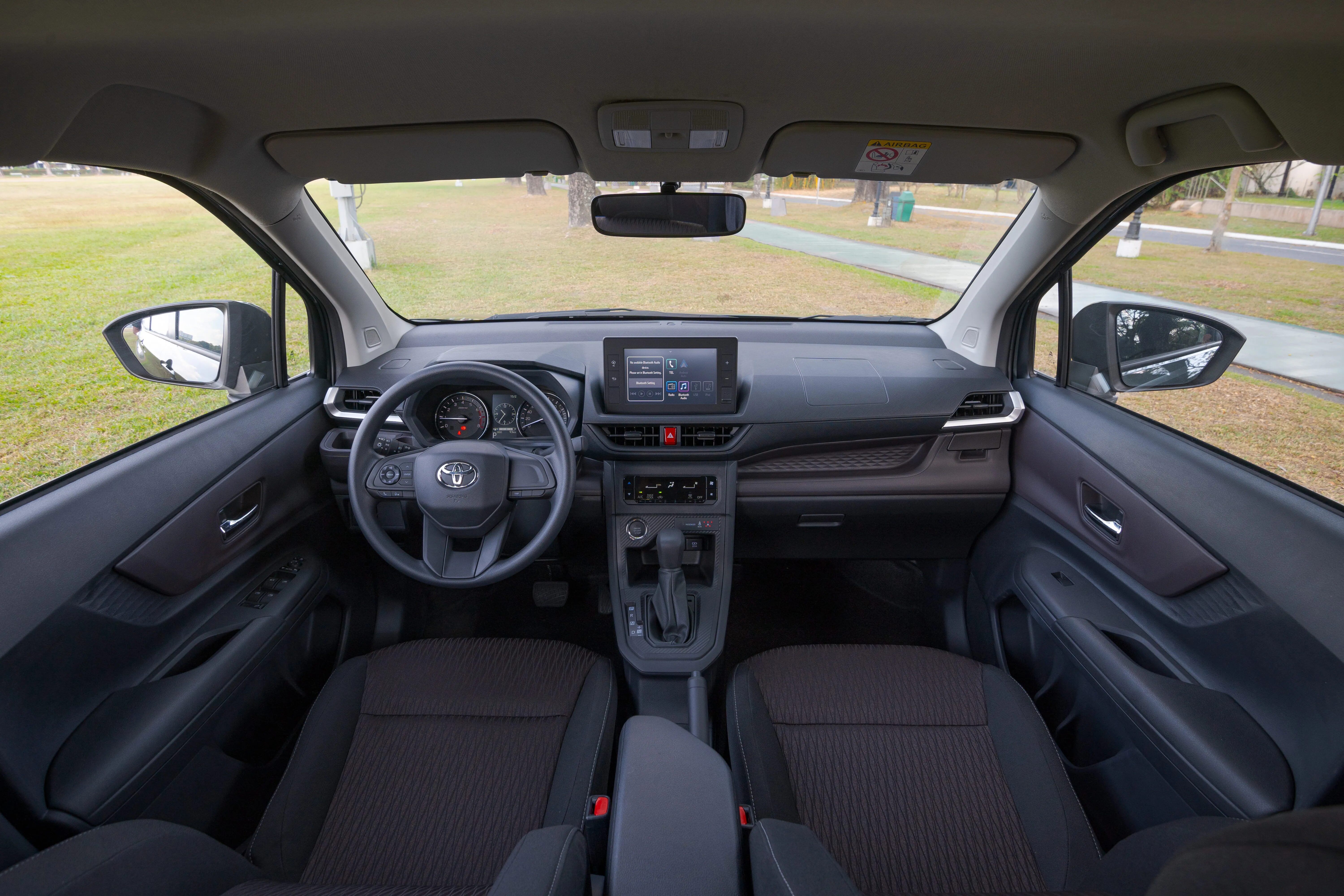toyota avanza interior