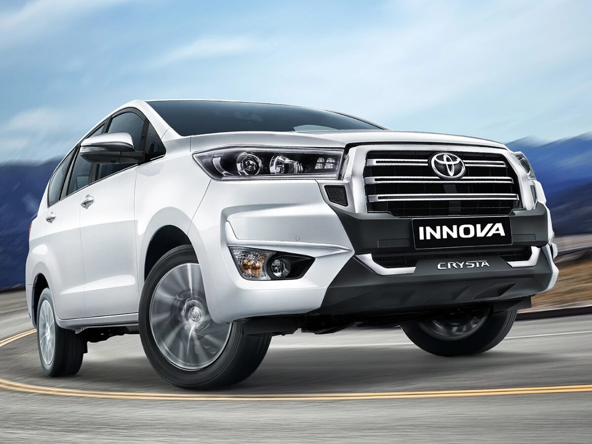 TOYOTA INNOVA CRYSTA
