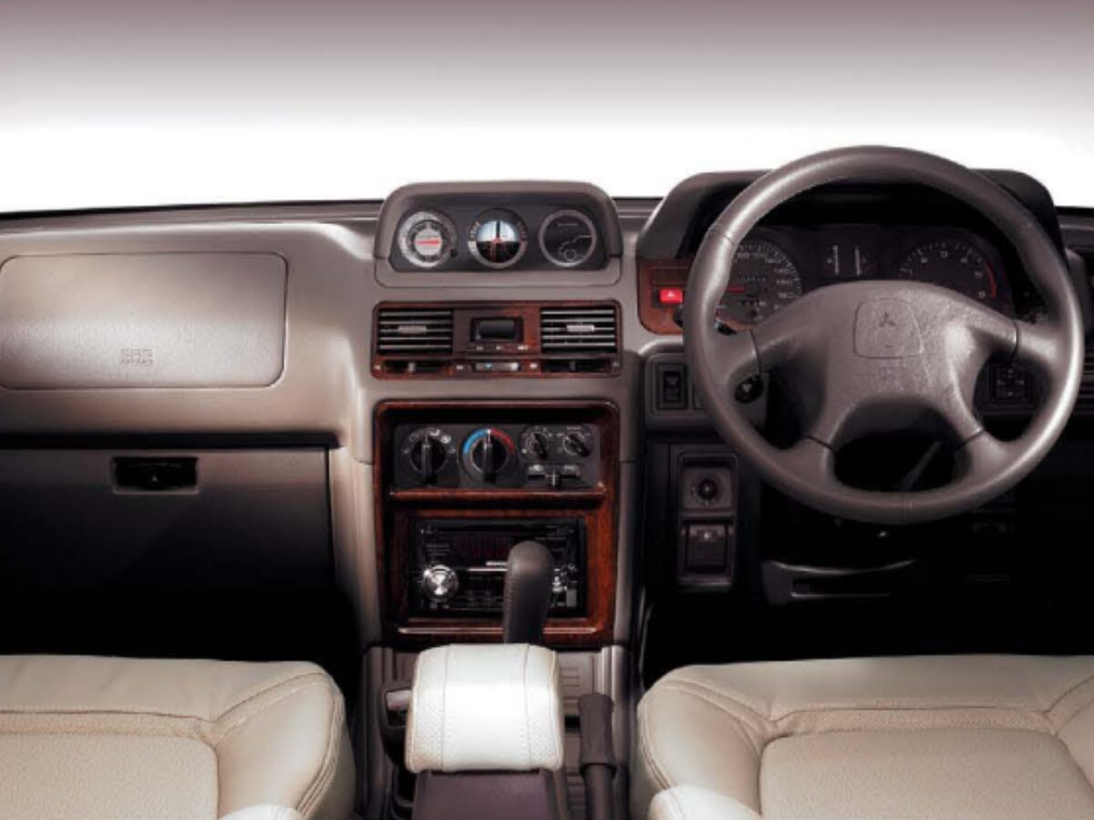 Pajero Interior