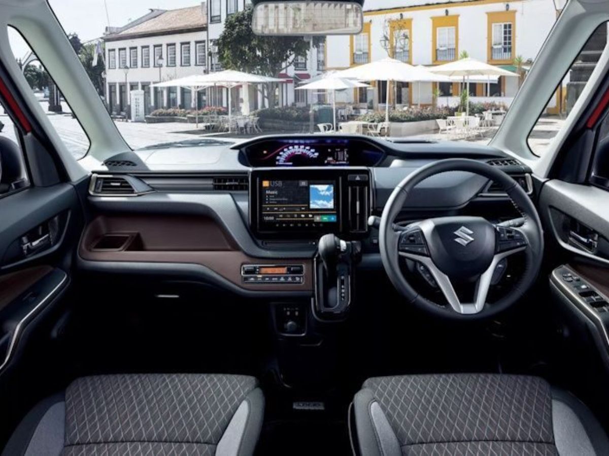 Solio interior