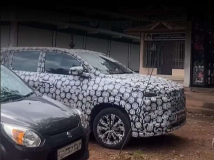 Toyota Innova Facelift Spotted