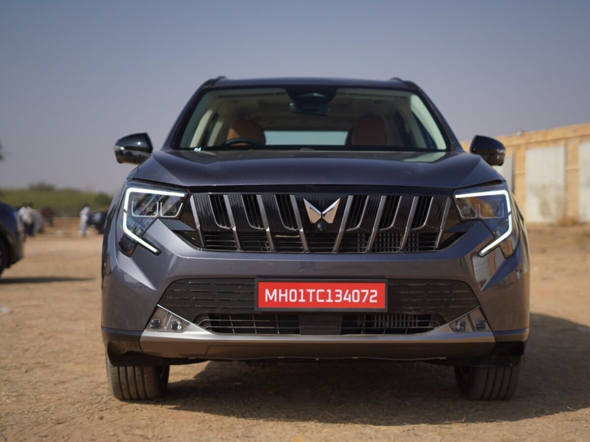 XUV-7XO front