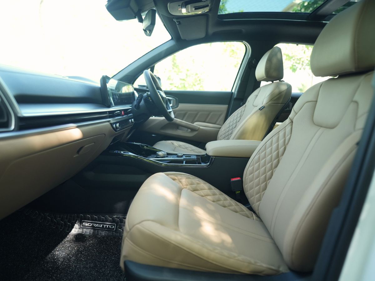 Kia Sorento Drive Review - Interior
