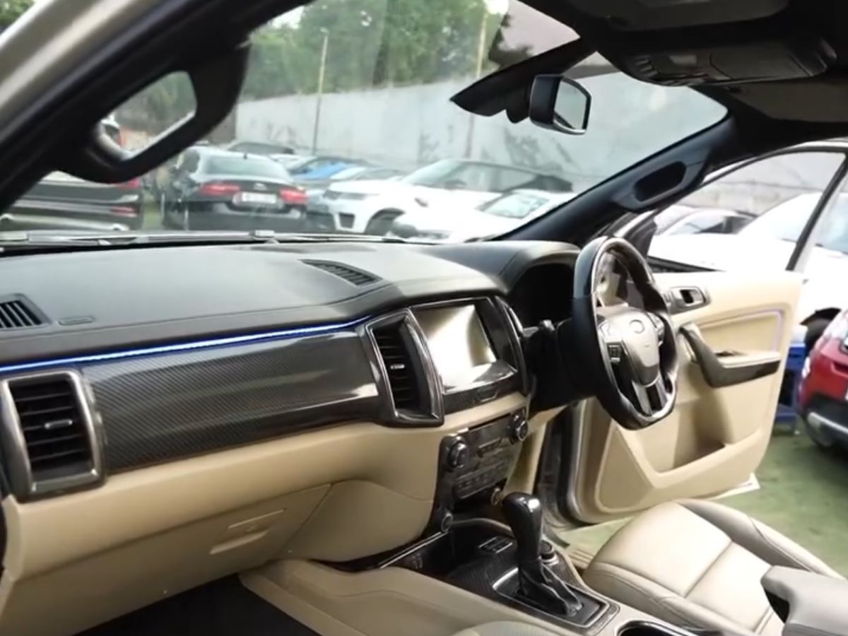 USED FORD ENDEAVOUR (2)
